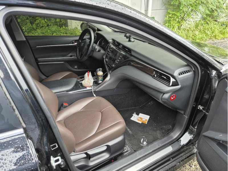 toyota-camry-hybrid-le-de