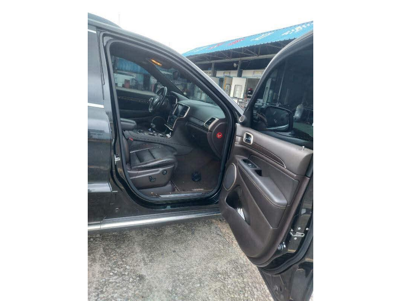 jeep-grand-cherokee-de