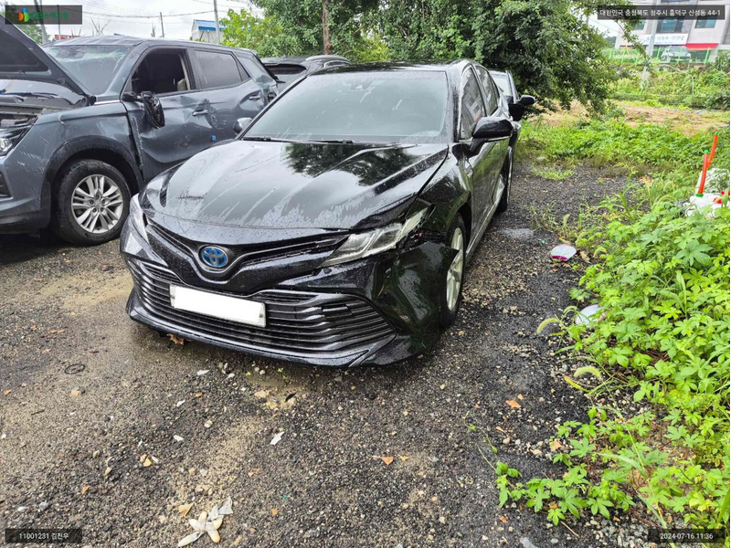 toyota-camry-hybrid-le-es